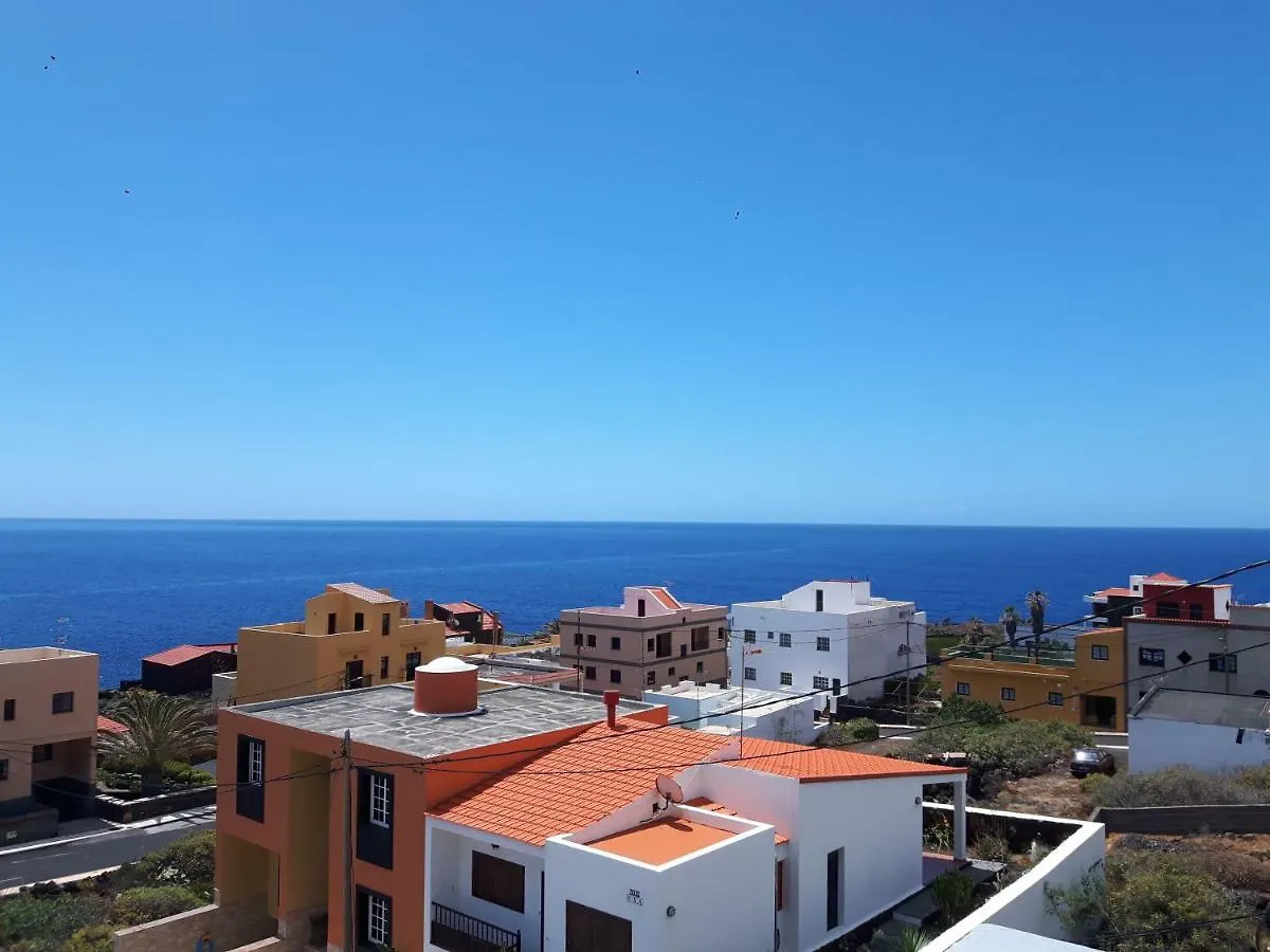 Apartamento La Caleta Isla de El Hierro terrace with incredible views España