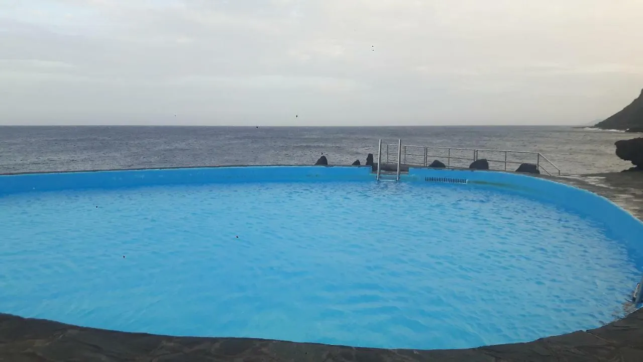 Apartamento La Caleta Isla de El Hierro terrace with incredible views España